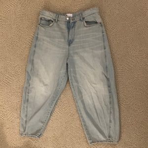 Zara TRF Midrise Tapered Jean size 12